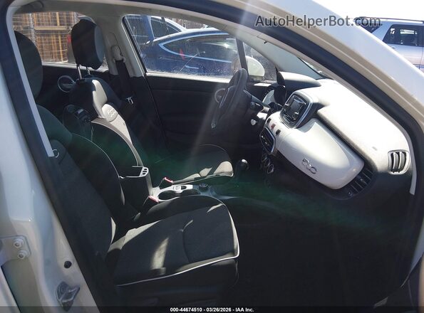ZFBCFYAB6HP594044 2017 FIAT 500X Белый Вид салона спереди