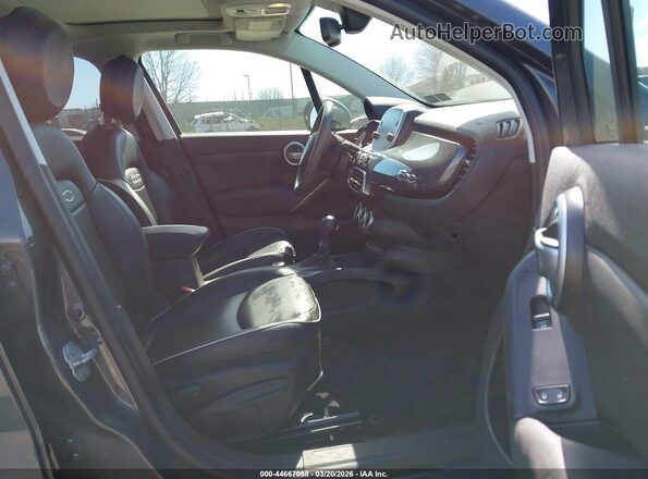 ZFBCFYDB5JP647477 2018 FIAT 500X Gray Front interior view