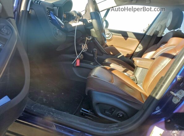 ZFBCFYDBXHP584645 2017 FIAT 500X Blue Vista interior delantera