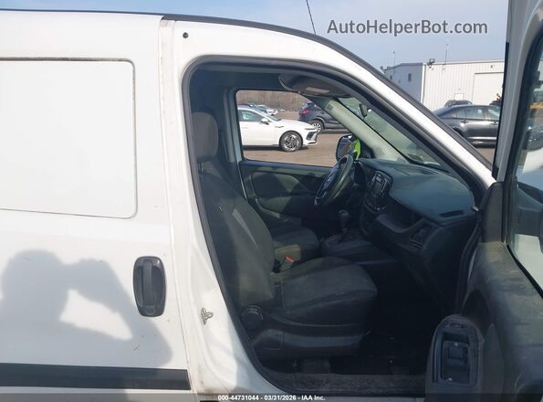 ZFBERFABXJ6K13344 2018 RAM PROMASTER CITY White წინა სალონის ხედი