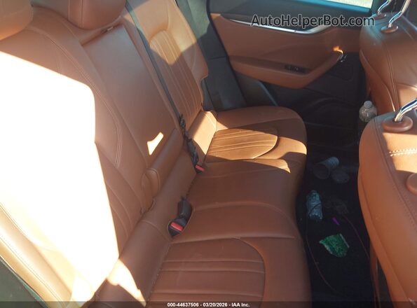 ZN661XUAXJX291536 2018 MASERATI LEVANTE Pink Widok naklejki z numerem VIN