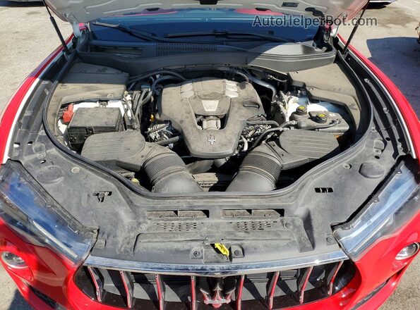 ZN661XUAXKX333348 2019 MASERATI LEVANTE White Widok wnętrza z tyłu