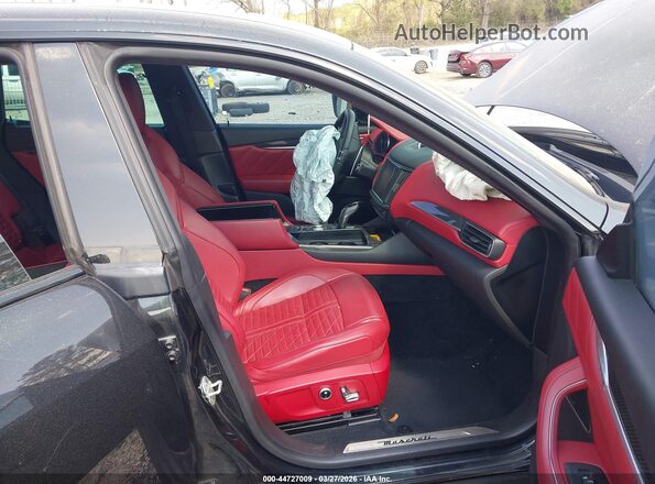 ZN661XUS5MX363885 2021 MASERATI LEVANTE Black Widok wnętrza z przodu