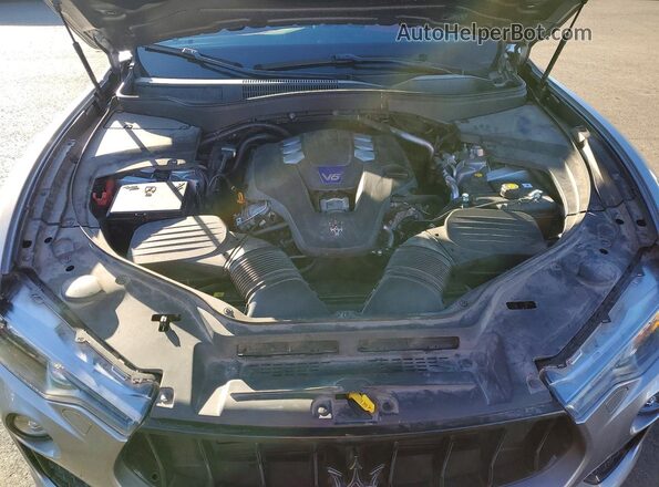 ZN661YUS0KX323555 2019 MASERATI LEVANTE Gray Widok komory silnika