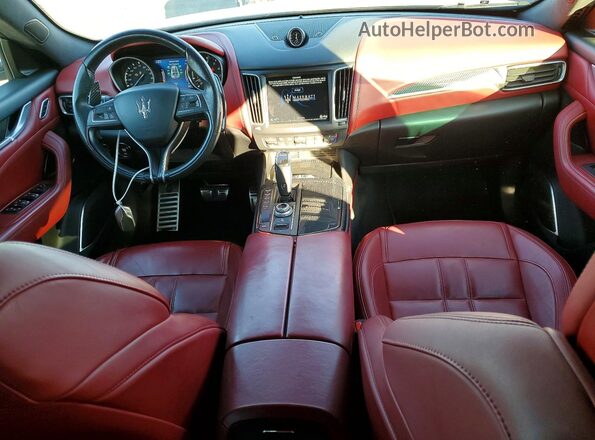 ZN661YUS0KX323555 2019 MASERATI LEVANTE Gray Widok deski rozdzielczej