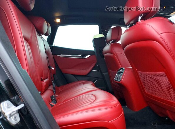 ZN661YUS5HX236176 2017 MASERATI LEVANTE Black უკანა სალონის ხედი