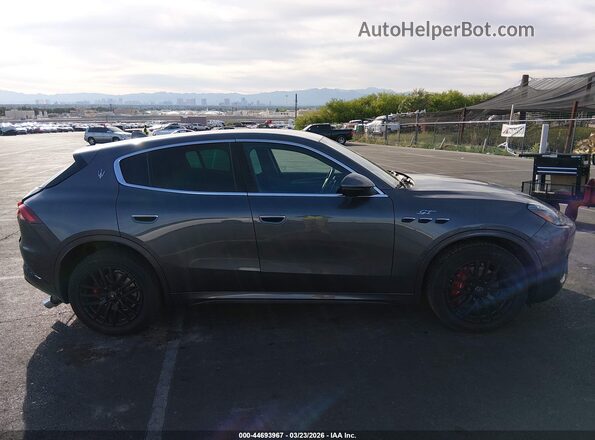 ZN682AVA3P7416001 2023 MASERATI GRECALE Серый Вид задней части салона