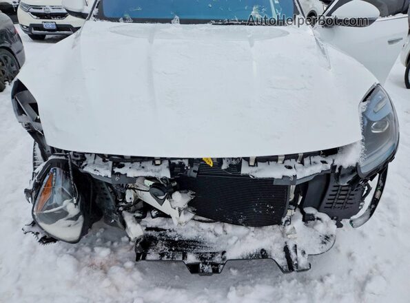 ZN682AVA3P7429072 2023 MASERATI GRECALE White Widok komory silnika