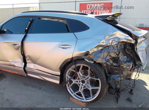 ZPBUA1ZL2KLA04790 2019 LAMBORGHINI URUS Silver Front view