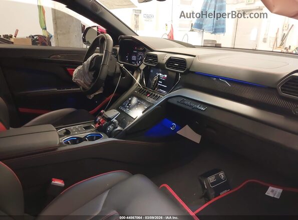 ZPBUC3ZL4RLA36060 2024 LAMBORGHINI URUS Pink Front interior view