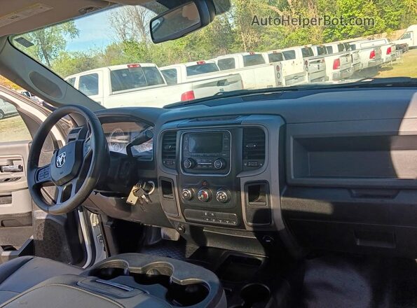 3C7WR3AJ7JG220535 2018 RAM 3500 White 