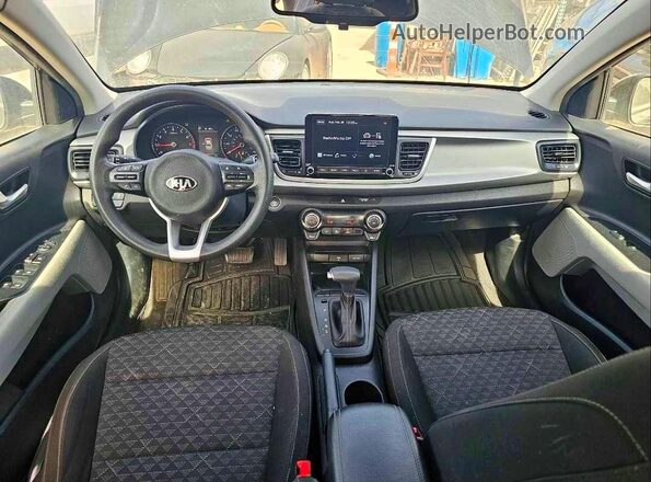 3KPA24AD4ME381095 2021 KIA RIO Black Rear seats view