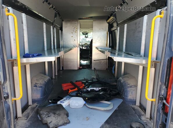 3C6MRVJG5ME535572 2021 RAM PROMASTER Gray Widok wnętrza z tyłu