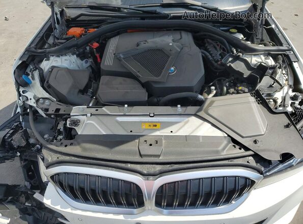 3MW39FF08P8C93771 2023 BMW 3 SERIES White Widok komory silnika