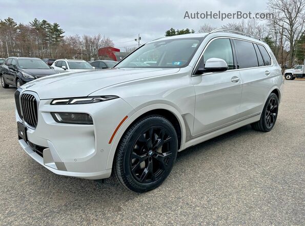 5UX23EM03R9U24321 2024 BMW X7 Белый Задняя правая четверть