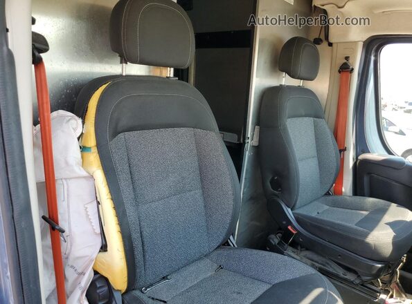 3C6MRVJG5ME535572 2021 RAM PROMASTER Gray Widok komory silnika