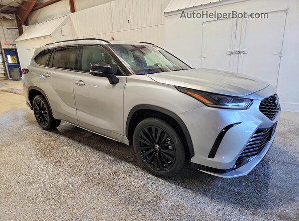 5TDKDRBH4SS577635 2025 TOYOTA HIGHLANDER Silver Front right