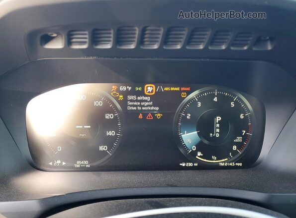 YV4A22PK8J1391165 2018 VOLVO XC90 Gray 