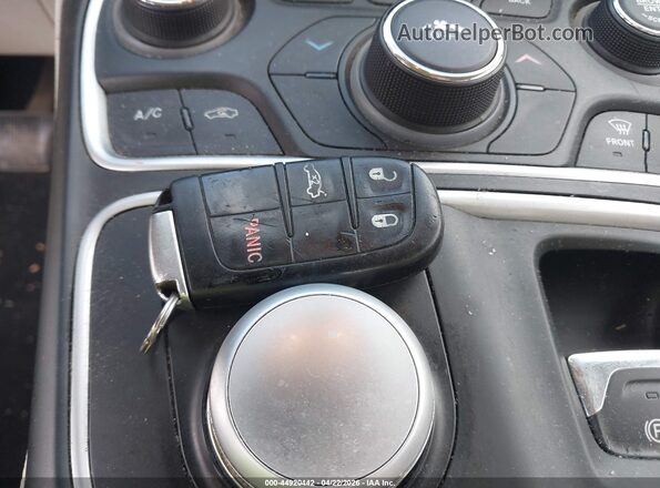 1C3CCCAB3GN152166 2016 CHRYSLER 200 Black Dashboard view