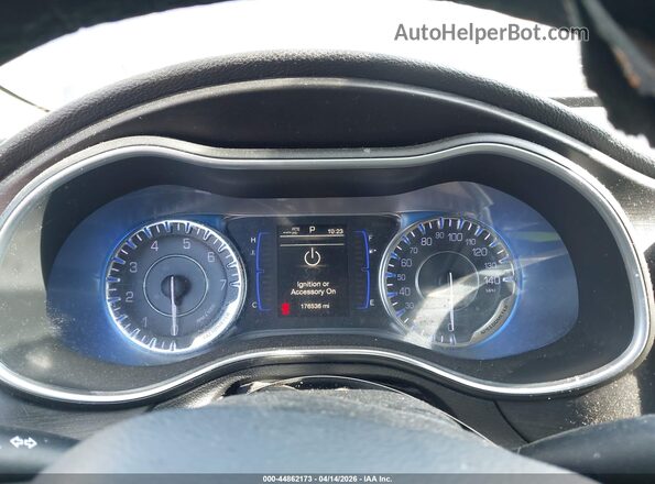 1C3CCCAB6HN511642 2017 CHRYSLER 200 Blue Հետևի նստատեղերի տեսք