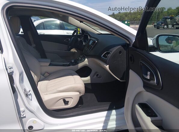 1C3CCCAB9HN512042 2017 CHRYSLER 200 White Вид салону спереду