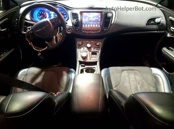 1C3CCCBB8GN161055 2016 CHRYSLER 200 Red Vista del salpicadero