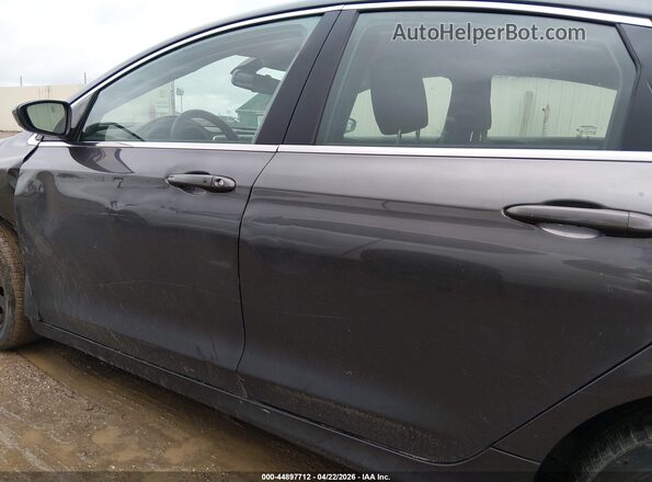 1C3CCCFB7GN153734 2016 CHRYSLER 200 Gray Rear interior view