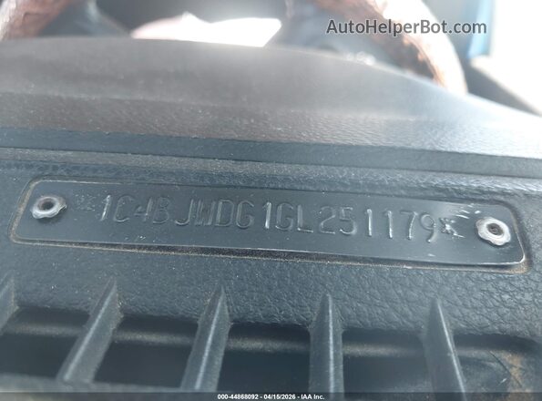 1C4BJWDG1GL251179 2016 JEEP WRANGLER UNLIMITED Blue Engine compartment view