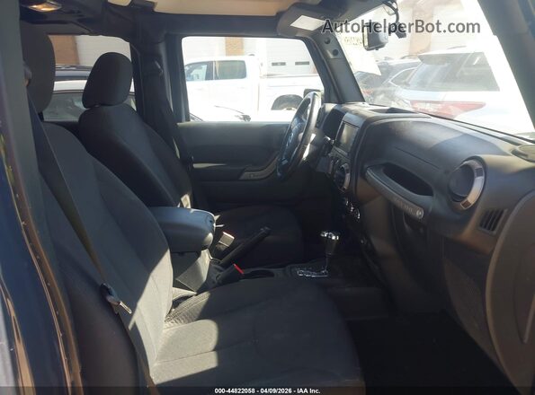 1C4BJWDG1JL890850 2018 JEEP WRANGLER Черный Вид салона спереди