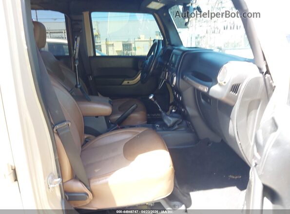 1C4BJWEG2GL314983 2016 JEEP WRANGLER UNLIMITED Brown წინა სალონის ხედი