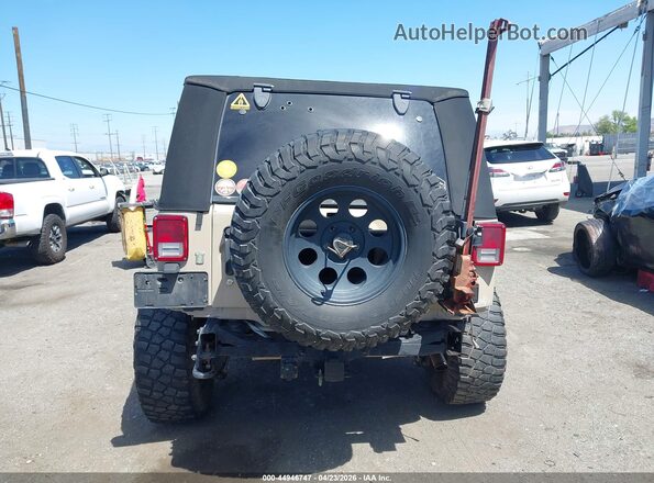 1C4BJWEG2GL314983 2016 JEEP WRANGLER UNLIMITED Brown 