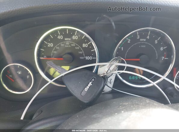 1C4BJWFG2GL137950 2016 JEEP WRANGLER UNLIMITED White Widok deski rozdzielczej