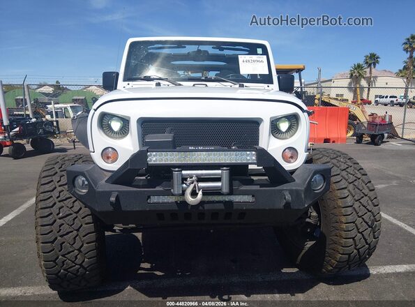 1C4HJWDG2GL162344 2016 JEEP WRANGLER UNLIMITED Белый Вид щитка приборов