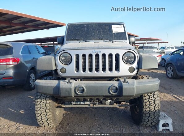 1C4HJWDG2GL177412 2016 JEEP WRANGLER UNLIMITED Gray Widok z przodu