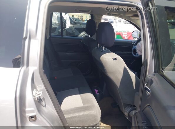 1C4NJCBA7HD147978 2017 JEEP COMPASS Silver 