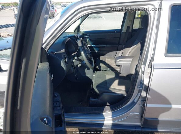 1C4NJPBA5GD633775 2016 JEEP PATRIOT Silver 