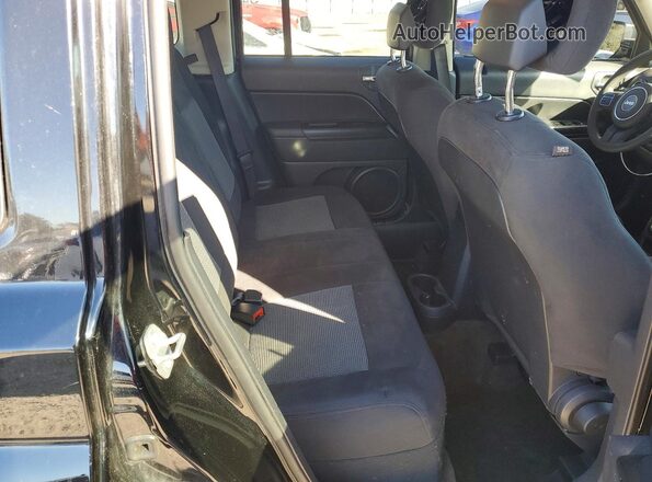 1C4NJPBA9GD811624 2016 JEEP PATRIOT Black Widok wnętrza z tyłu