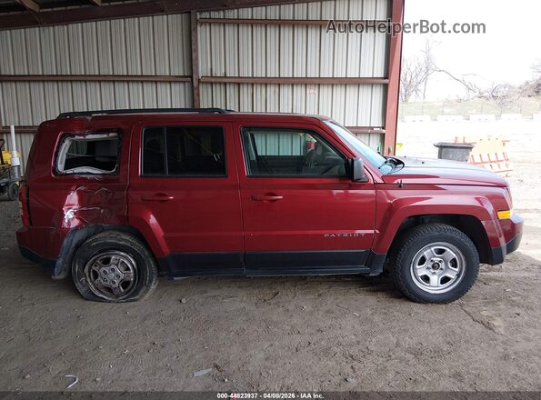 1C4NJRBB0GD685920 2016 JEEP PATRIOT Maroon Rear interior view