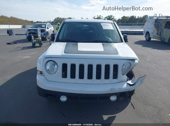 1C4NJRBB1HD208317 2017 JEEP PATRIOT White Vista interior trasera