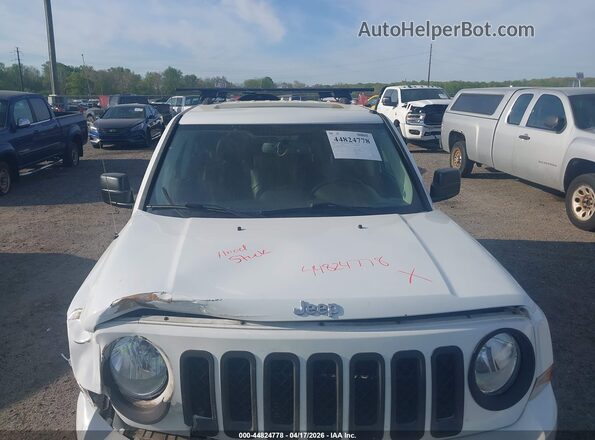1C4NJRFB8GD731018 2016 JEEP PATRIOT White Vista del compartimento del motor