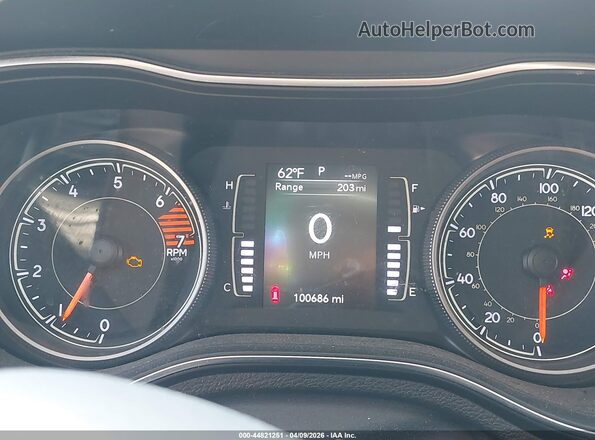 1C4PJLLB3KD232842 2019 JEEP CHEROKEE White Հետևի նստատեղերի տեսք