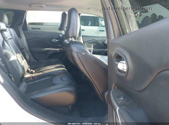 1C4PJLLB3KD232842 2019 JEEP CHEROKEE White VIN կոդի պիտակի տեսք