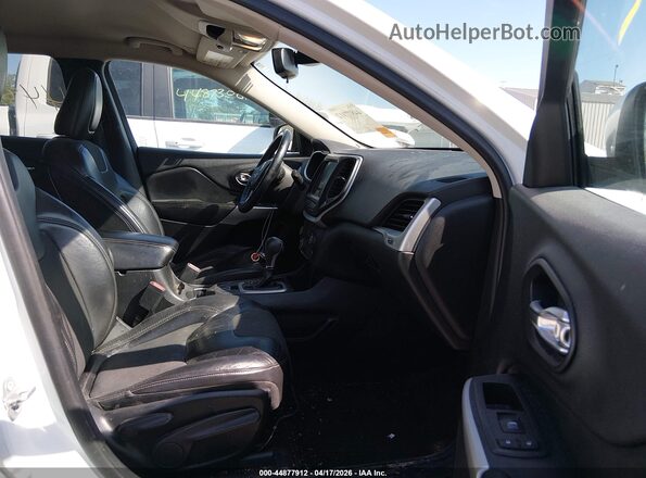 1C4PJLLB7JD540353 2018 JEEP CHEROKEE White Front interior view