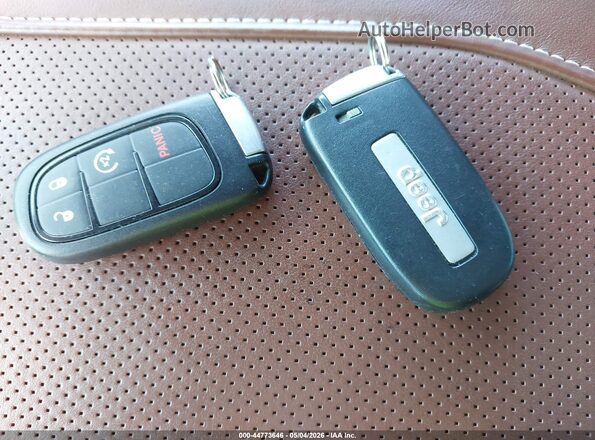 1C4PJLLX6JD557026 2018 JEEP CHEROKEE Gray Առջևի վահանակի տեսք