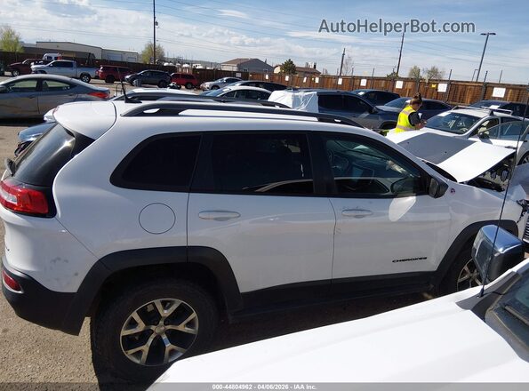 1C4PJMBS4GW337652 2016 JEEP CHEROKEE White Вид задньої частини салону