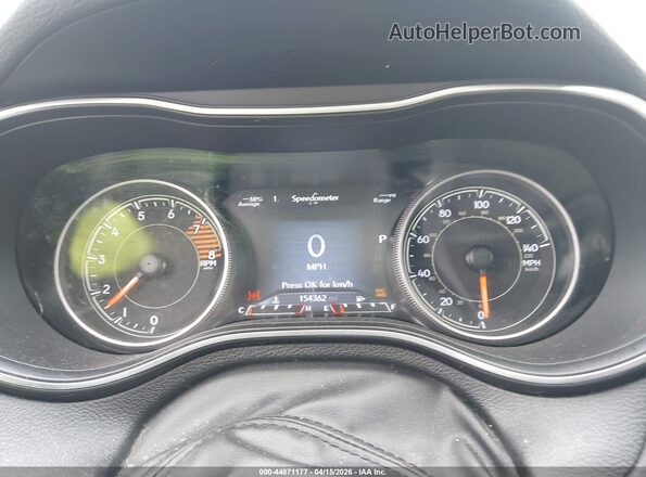 1C4PJMBX5KD139534 2019 JEEP CHEROKEE Red Widok tylnych siedzeń