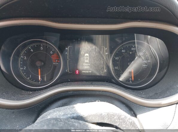1C4PJMCB8JD586571 2018 JEEP CHEROKEE Gray Widok tylnych siedzeń