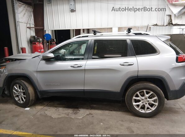 1C4PJMCS5HD220528 2017 JEEP CHEROKEE Silver Widok wnętrza 360 stopni