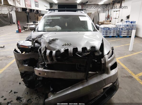 1C4PJMCS5HD220528 2017 JEEP CHEROKEE Silver Widok zestawu wskaźników