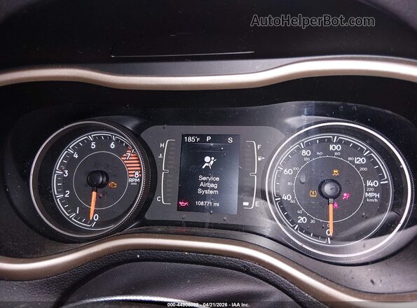 1C4PJMCS5HD220528 2017 JEEP CHEROKEE Silver Widok tylnych siedzeń